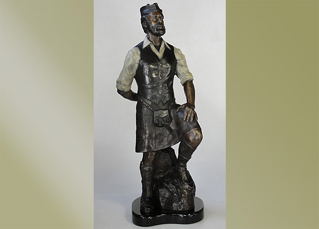 Sculpture of a Highlandeer